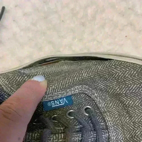 Vans off the walls grey and whites women’s sz 8 men’s sz 6.5 *flaws casual comfy - Picture 4 of 8